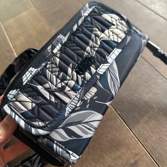 Lug kickflip crossbody palm print - Picture 1 of 8